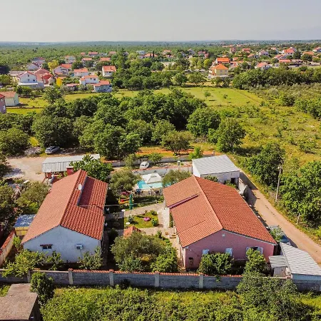 Strkalj Zadarvillas * Murvica (Policnik)