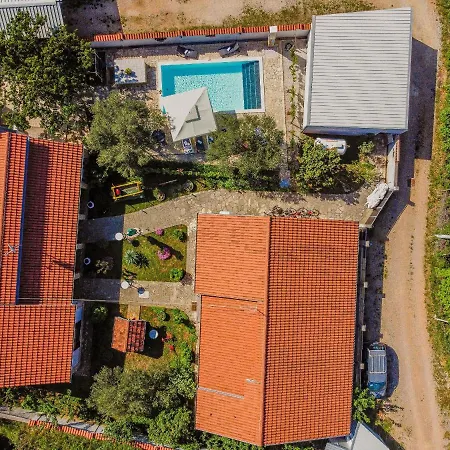 Strkalj Zadarvillas * Murvica (Policnik)