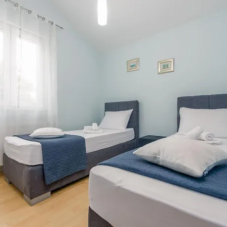 Strkalj Zadarvillas Murvica (Policnik)