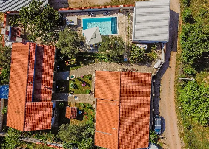 Strkalj Zadarvillas * Murvica (Policnik)